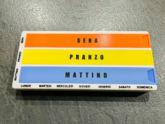 Scatola per pillole settimanale a 3 periodi (ITA)