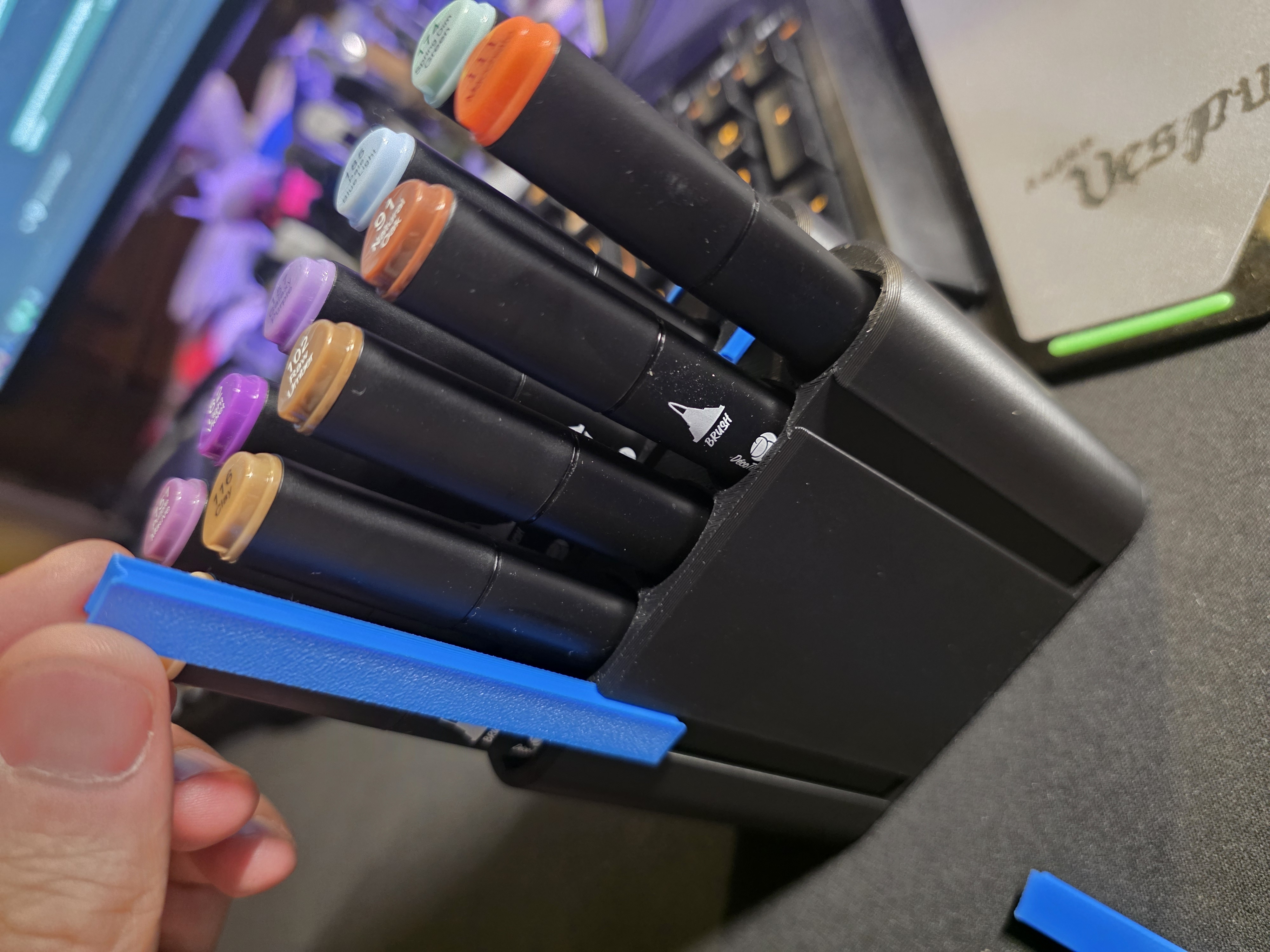 Miniatura 2 do modelo 3D Modular marker organizer