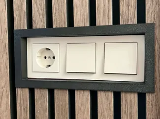GIRA E2 WoodUpp cover 3 sockets