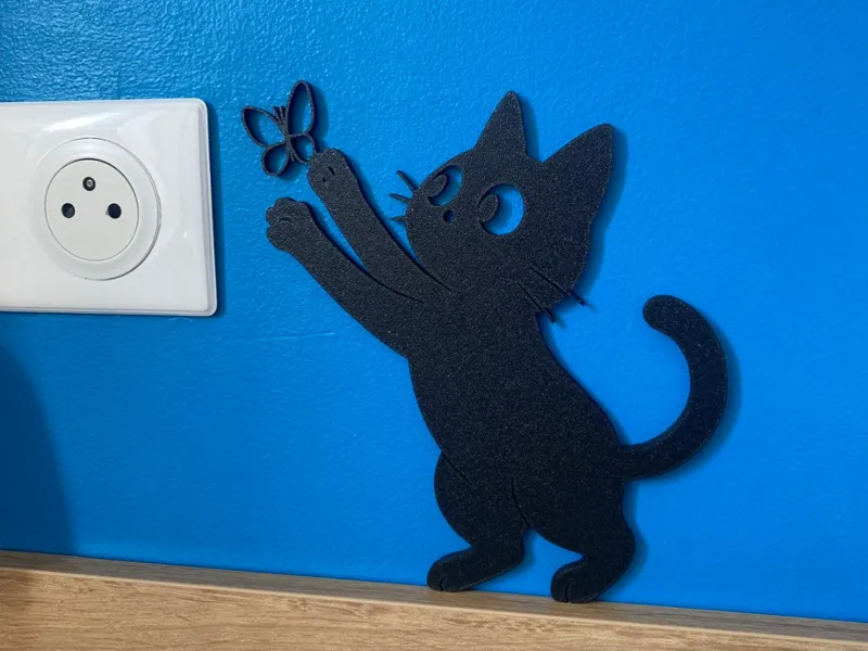 Chat et le papillon Décoration pour coin de porte