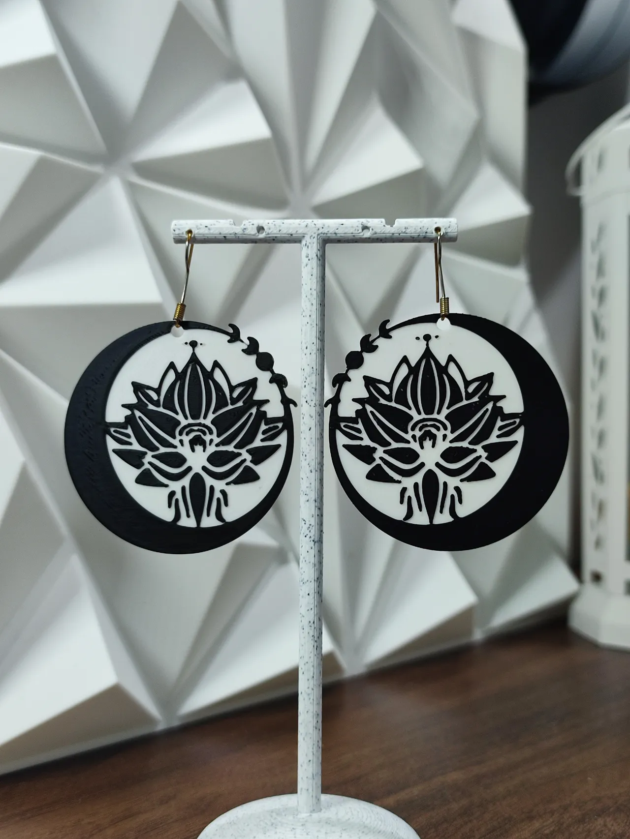 Aretes Loto de Medianoche view 2