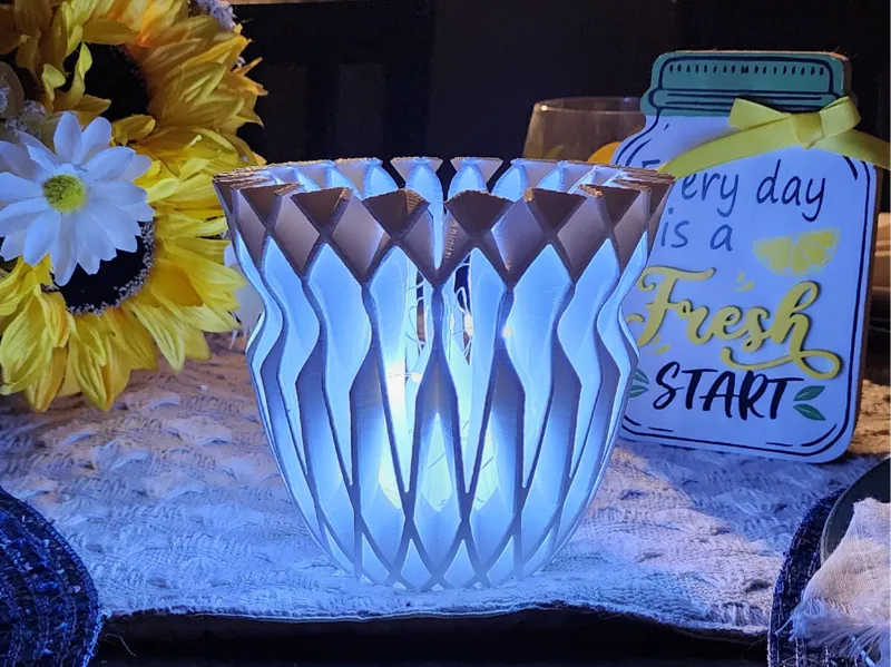 Voronoi Cascade Vase - Tear Drop Series
