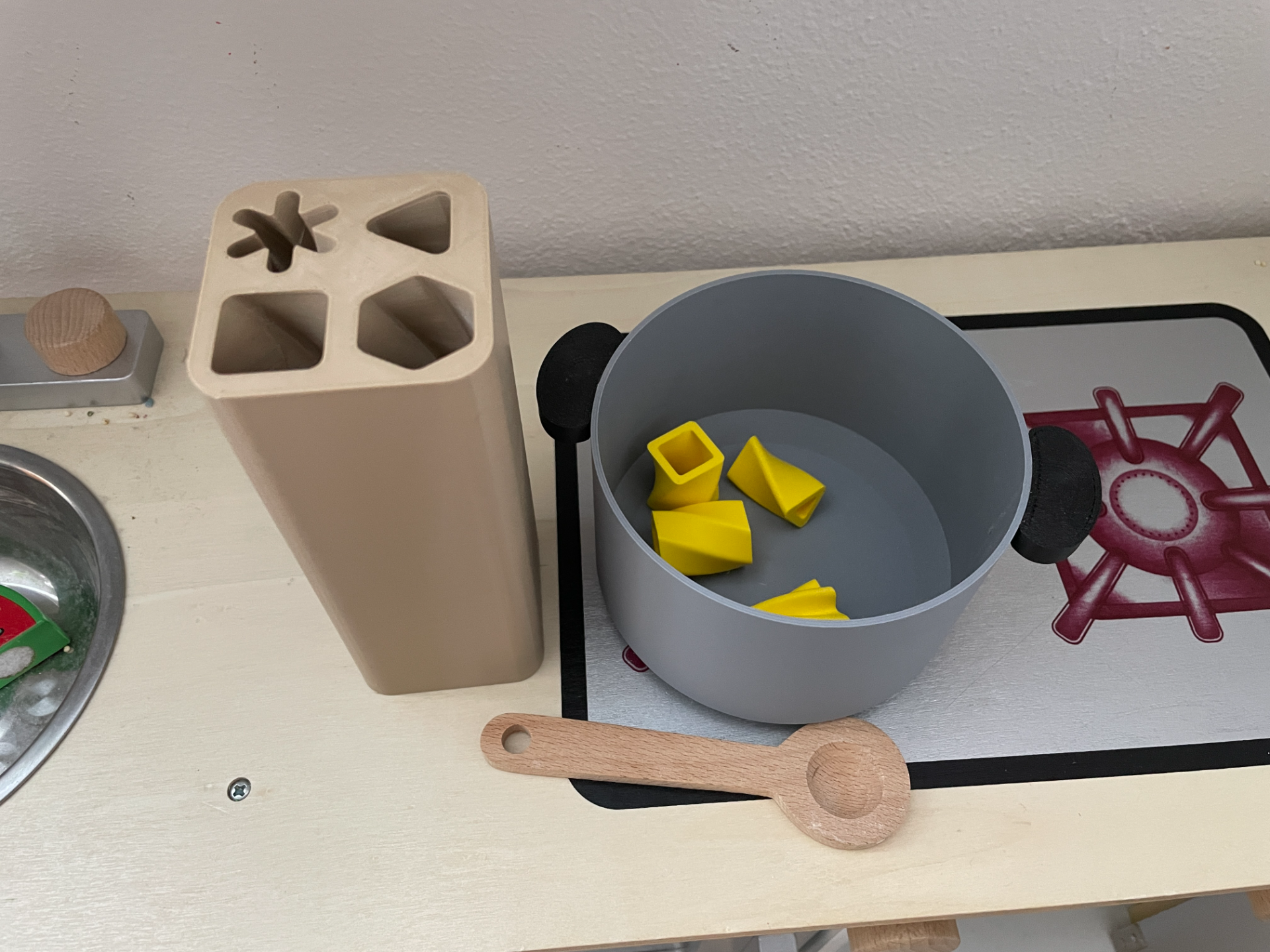 Montessori twist fidget Pasta Sorter Kids Kitchen - 1