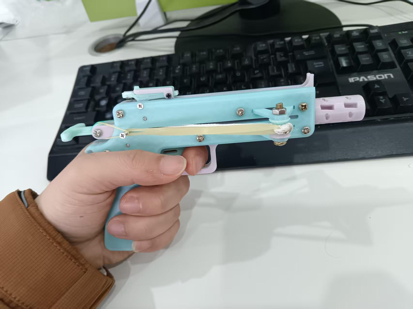 Miniatura 2 do modelo 3D mini发射器玩具