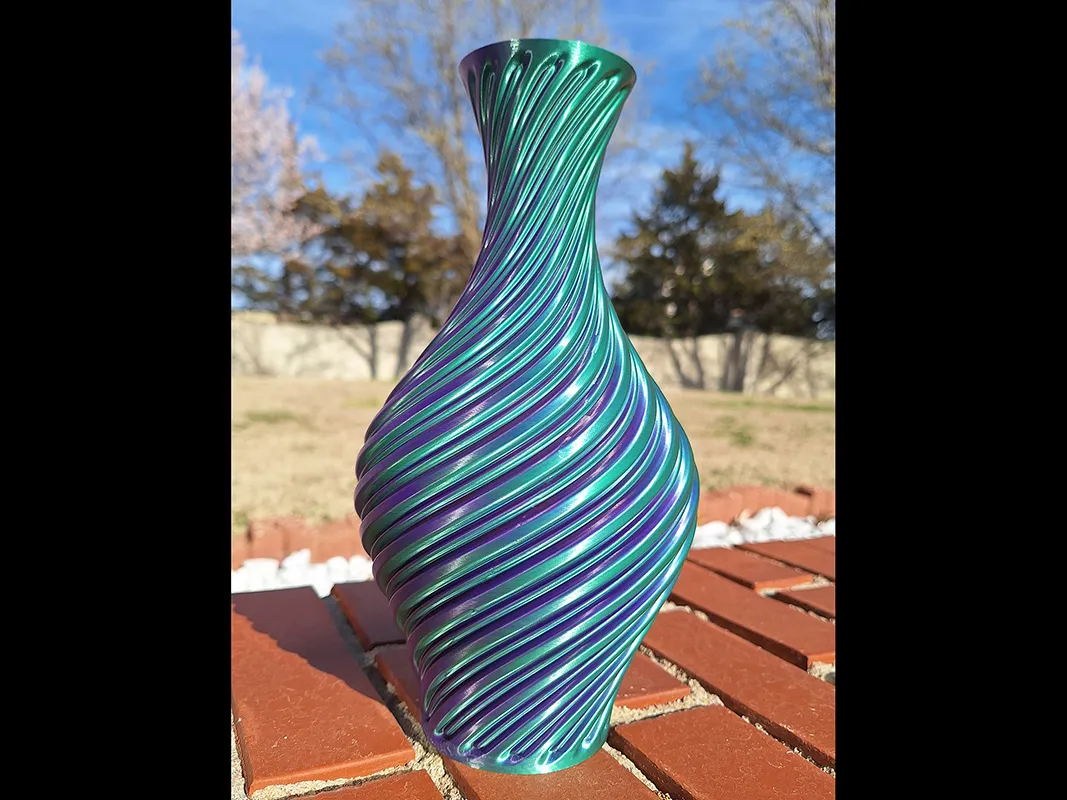 Vase spirale élégant