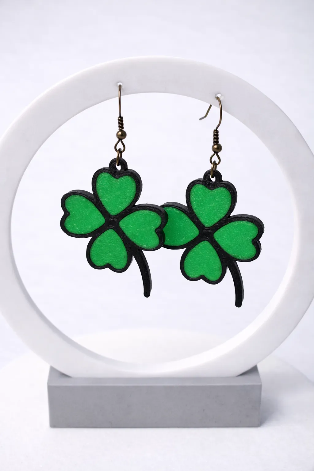 Clover earrings (dangly and pin earrings) view 4