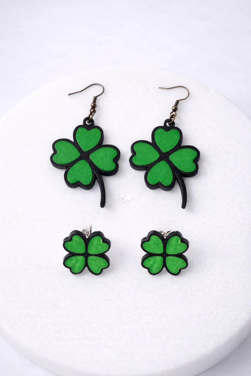 Clover earrings (dangly and pin earrings) view 3