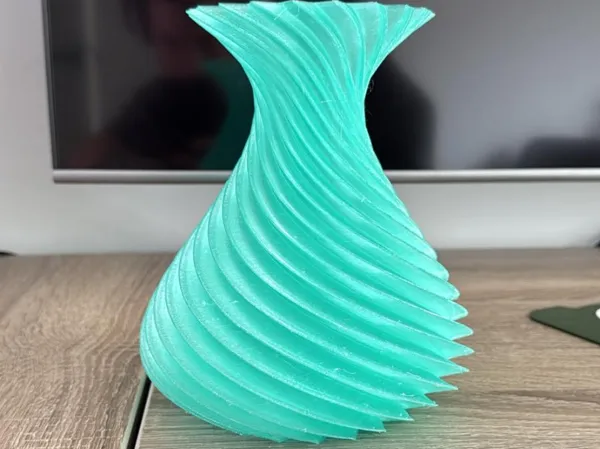 Grand vase en spirale