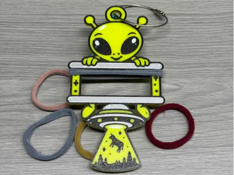 Accesorio para sujetar ligas de cabello: Alien Abduction Hair Tie Holder Keychain — referencia de MakerWorld