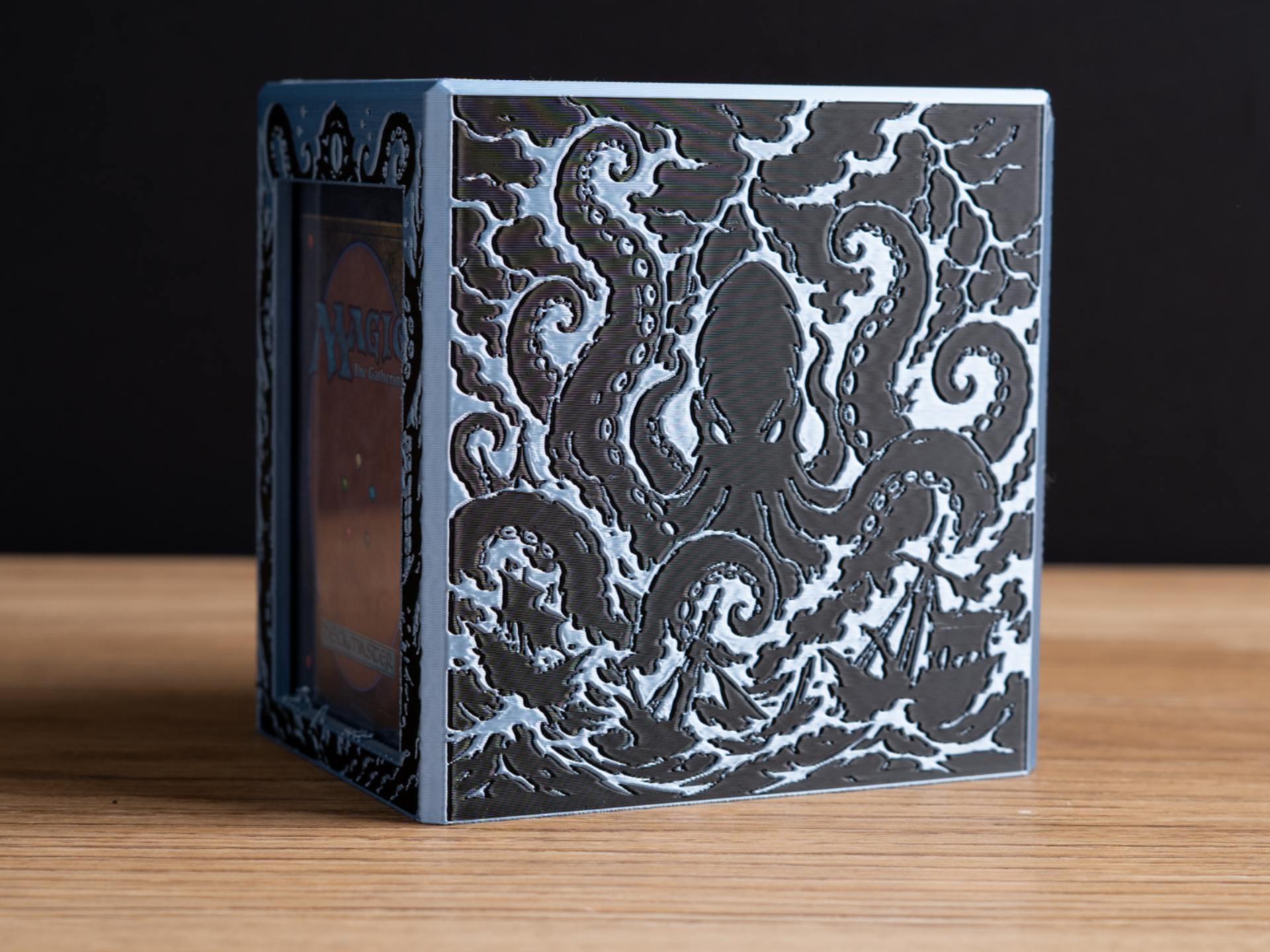 MTG Commander Deck Box - Kraken- 135 Sleeved Cards
