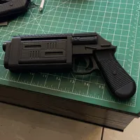 Blaster de Cassian (Andor, Star Wars) — photo 3
