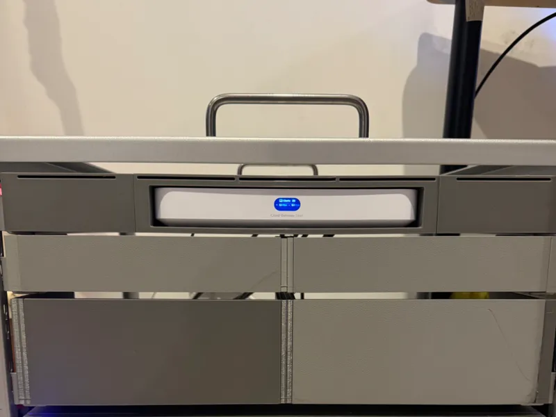 UCG Fiber Toolless Mini Rack Mount