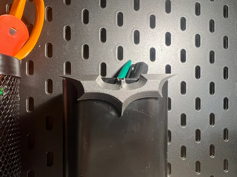 Batman - Magnetic Batarang by Bat3DPrint - MakerWorld