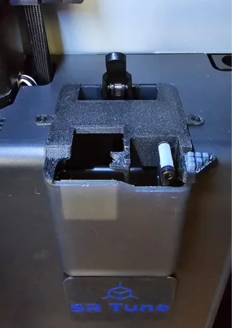 PURGE CHUTE COVER WITH NOZZLE WIPER