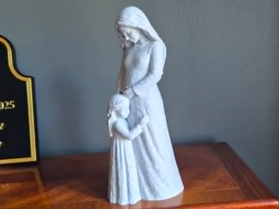 Pregnant mom and girl