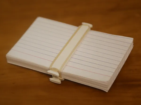 Range-fiches à élastique — format 3x5 pouces