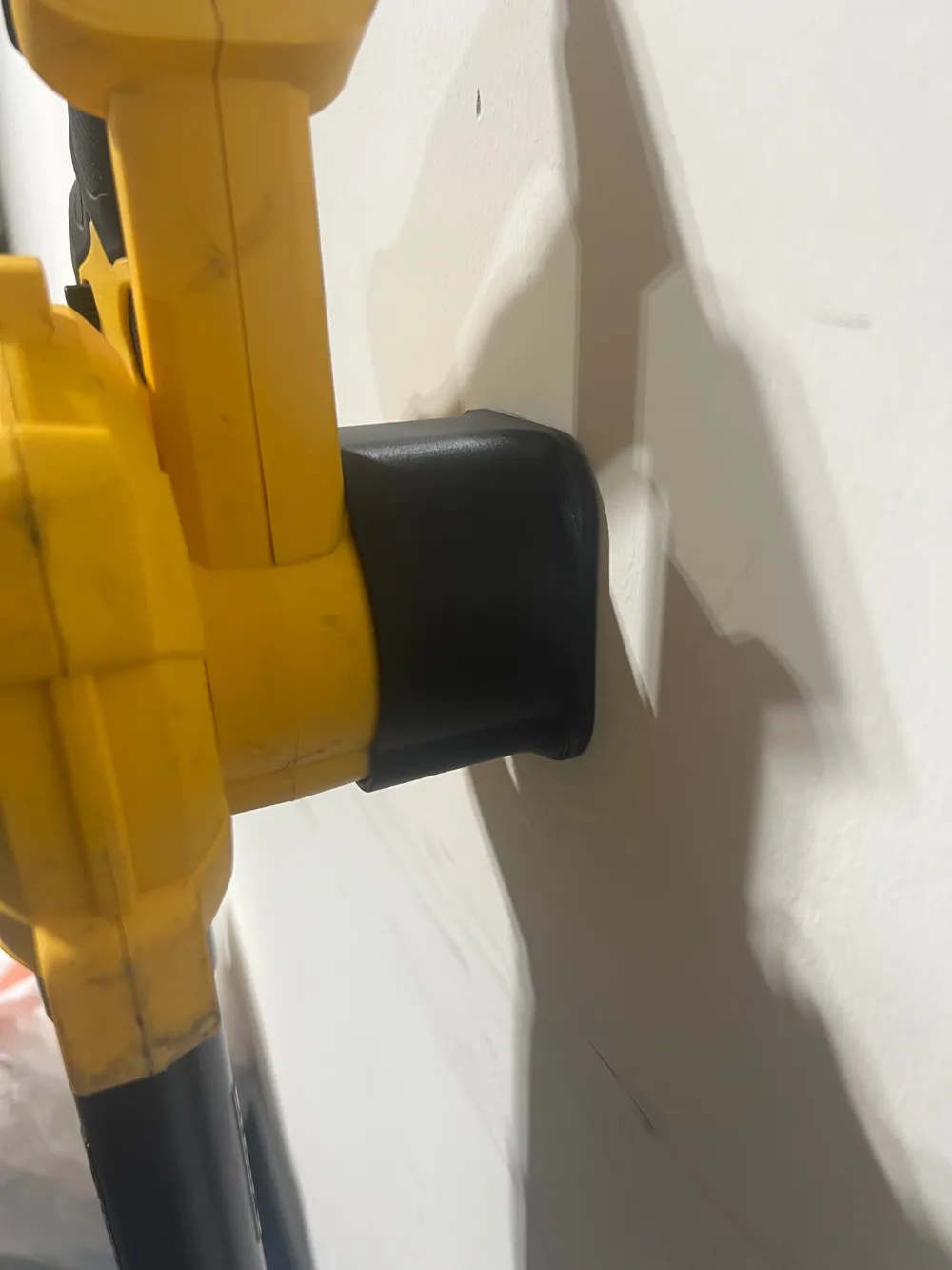 Dewalt 20v Blower DCE100 Wall Mount Free 3D Print Model MakerWorld dewalt-20v-blower-dce100-wall-mount-free-3d-print-model-makerworld