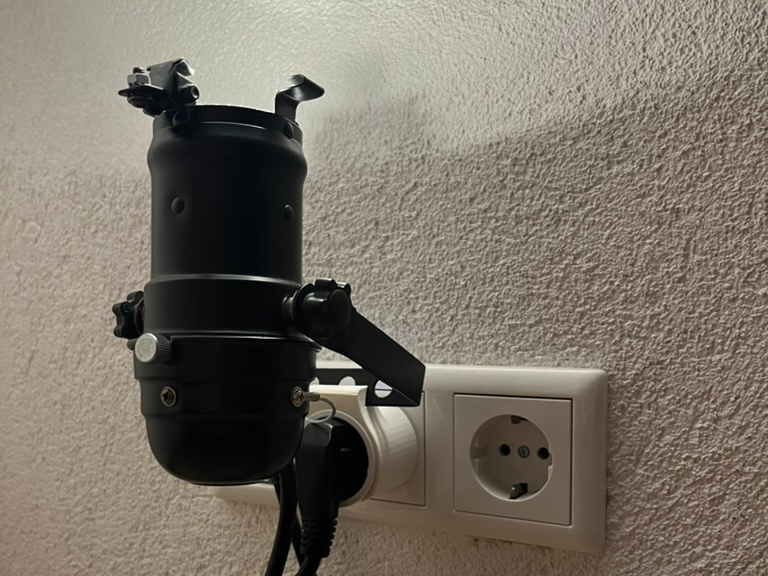 PAR16 Lampenhalter für smarte Steckdose (Nous) 