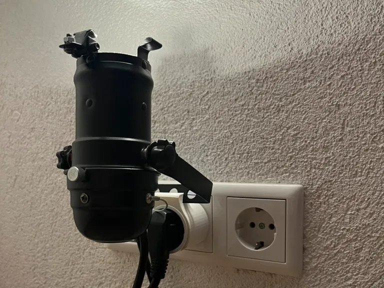 PAR16 Lampenhalter für smarte Steckdose (Nous)