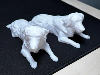 Modern low-poly golden retriever 