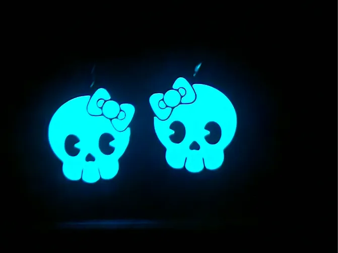 Cute Skull earing phosphorescent