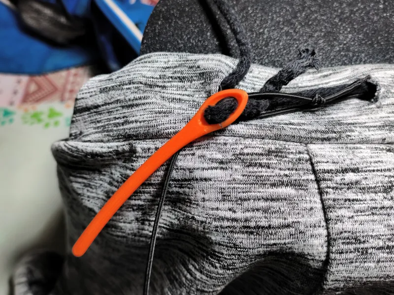 Pasador y Enhebrador de Cordón para Pantalón