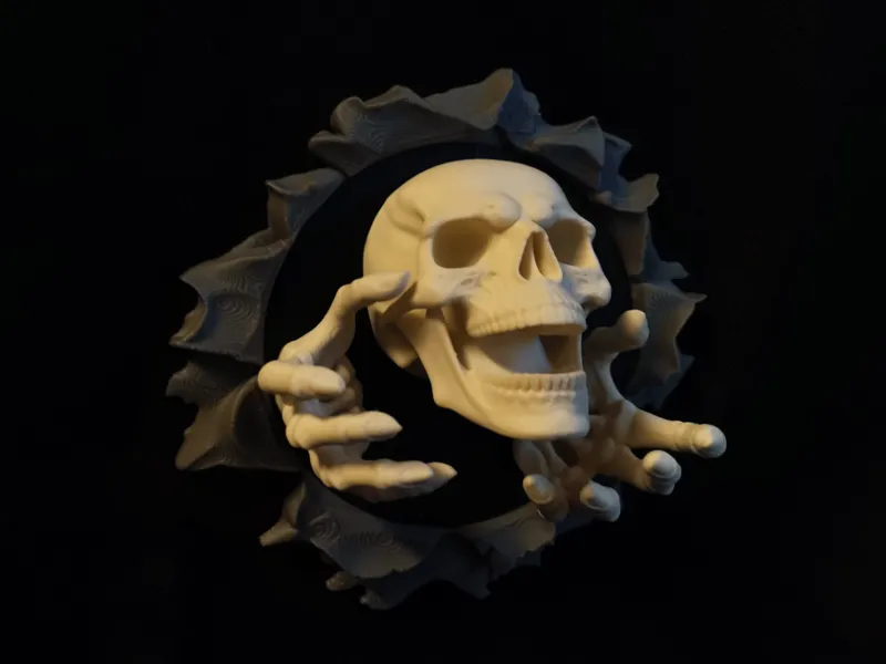 Skull Wall Crawler – Creepy 3D Wall Decoration