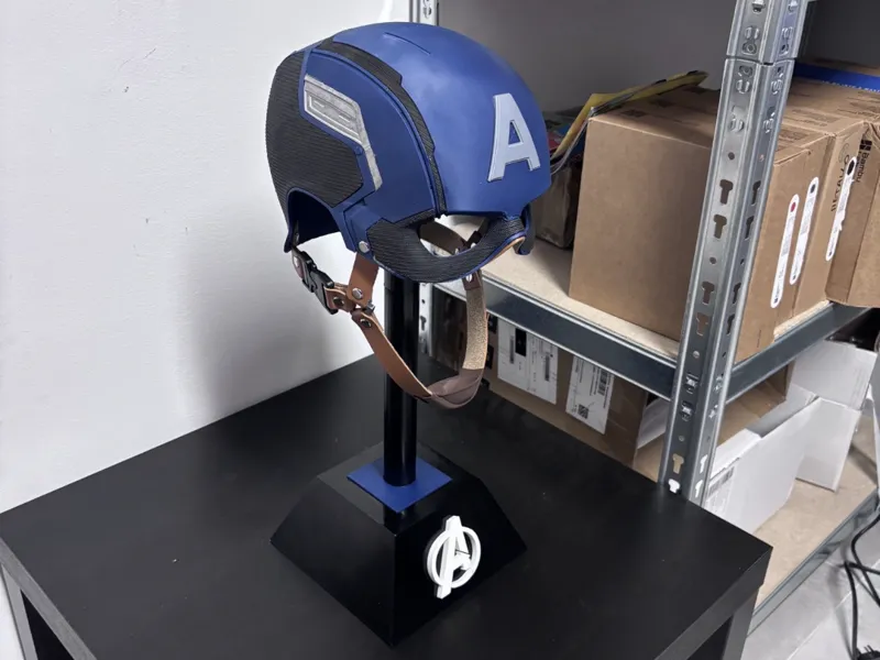 supporto espositore casco-maschera avengers-no ams