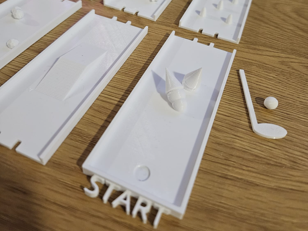 Modular tabletop mini golf game