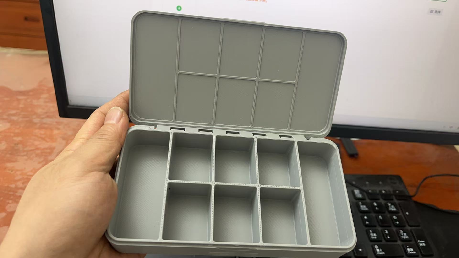 Miniatura 1 do modelo 3D 小零件收纳盒（薄盖款免支撑免组装免五金一体打印）
