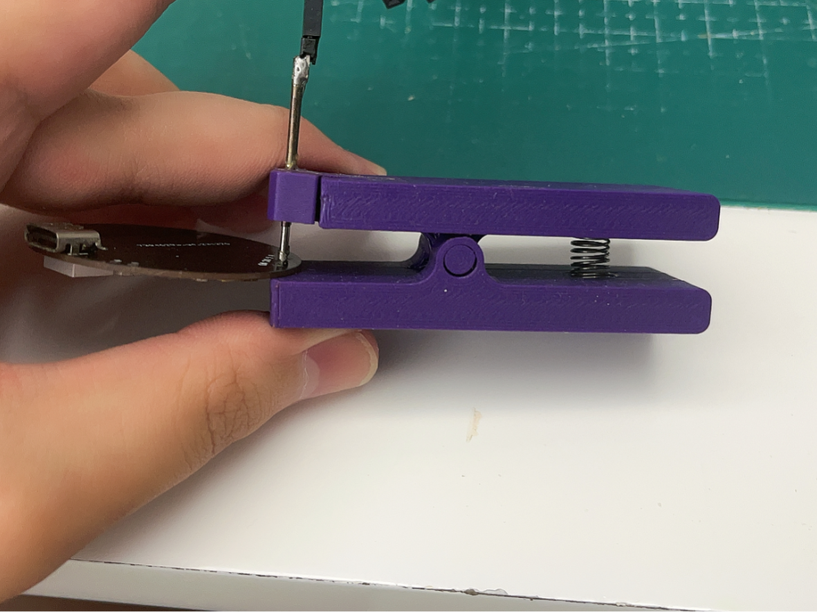 Miniatura 1 do modelo 3D 可替换式烧录夹