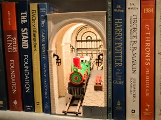Book Nook – Steam Locomotive at the Station
