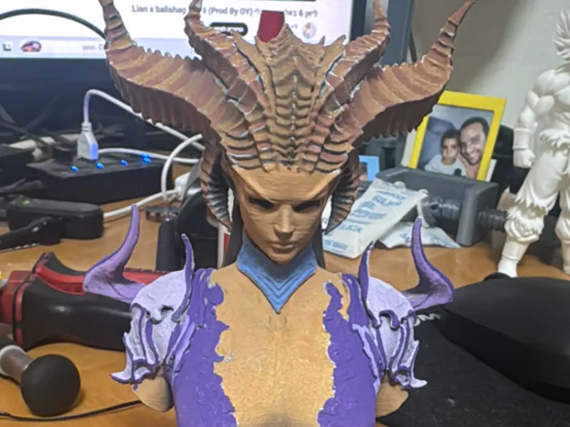 BUST Queen of hell