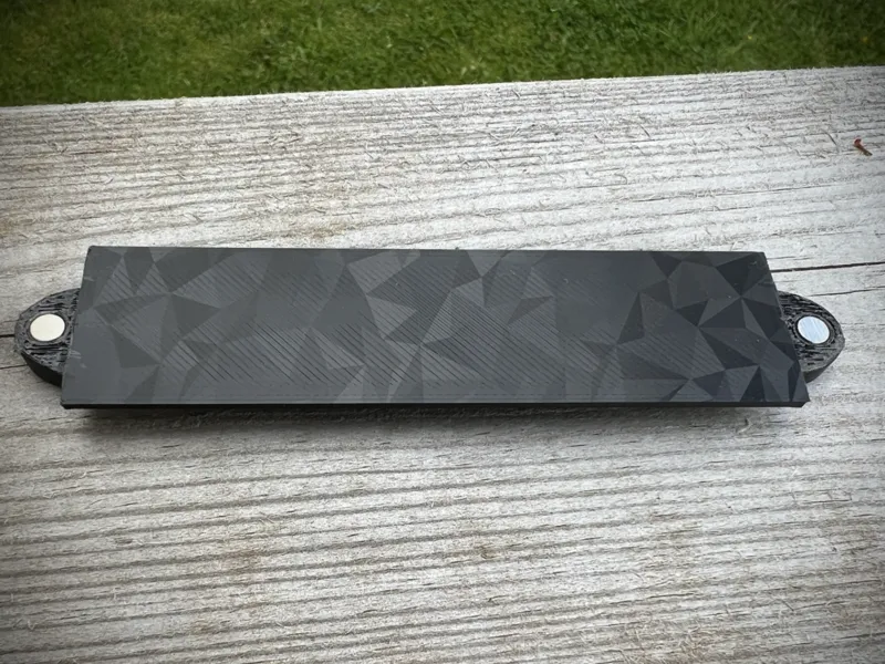3,5" bay cover with 5x3 magnets