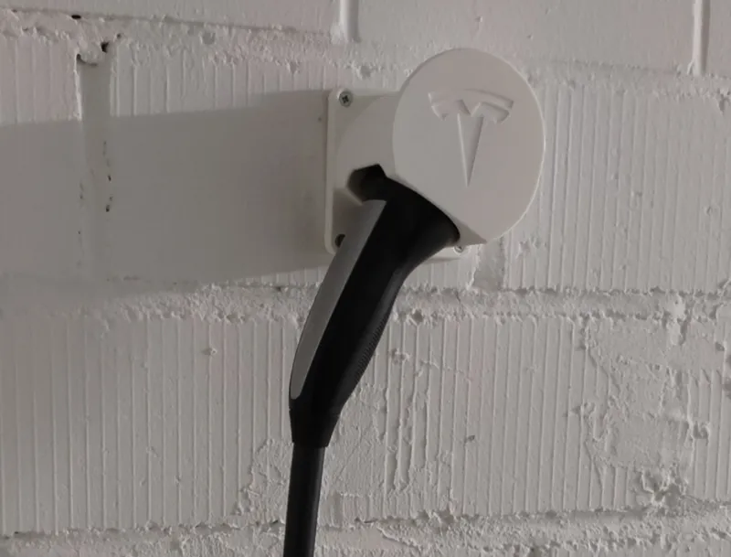 Tesla Typ 2 Wandhalterung quer