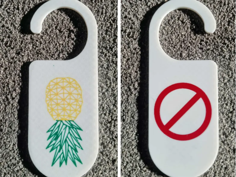 Upside Down Pineapple Party Door Hanger