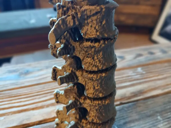 Bougeoir colonne vertébrale gothique