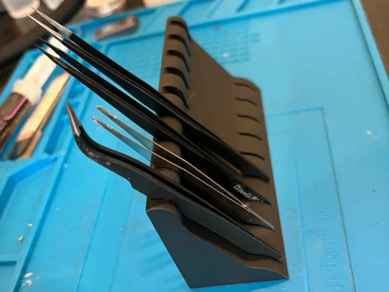 Tweezer holder 