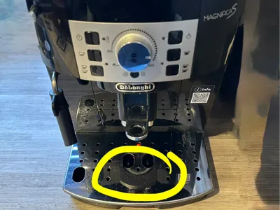 Coffee cup retainer De'Longhi Magnifica S