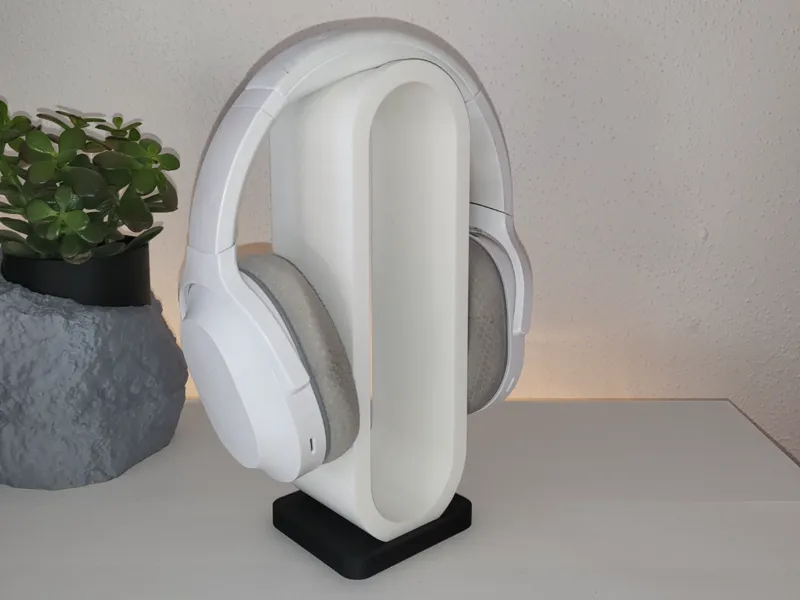 Simpler, moderner Kopförer- Halter