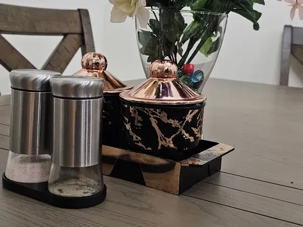 Salt & Pepper shakers holder with wood grain look!
