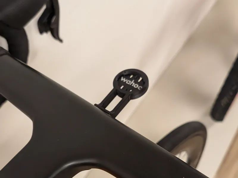 Wahoo Holder / Bontrager Aeolus RSLVR-C handlebar