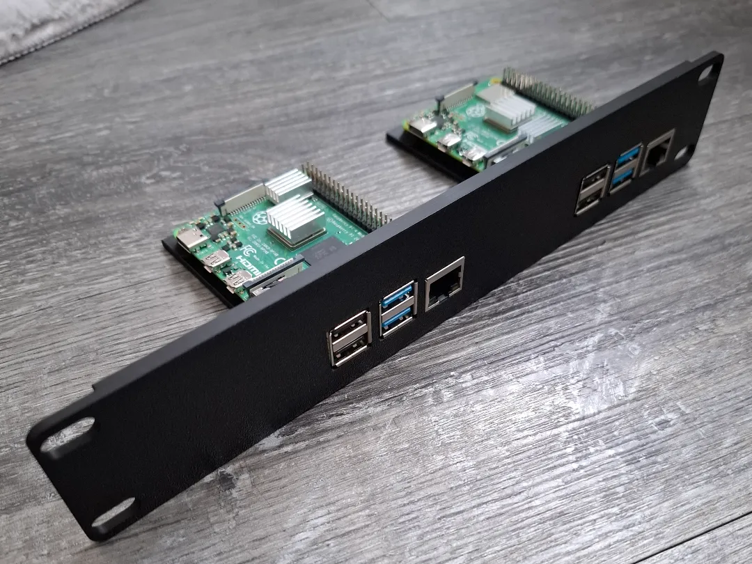 Façade rack 10 pouces pour 2 Raspberry Pi 4B