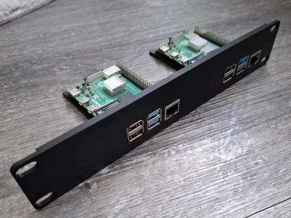 Façade rack 10 pouces pour 2 Raspberry Pi 4B