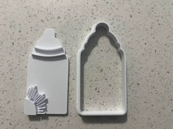 Emporte-pièce et tampon biberon