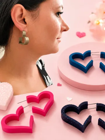 Pendientes: Open heart hoop earrings — vista de referencia 2