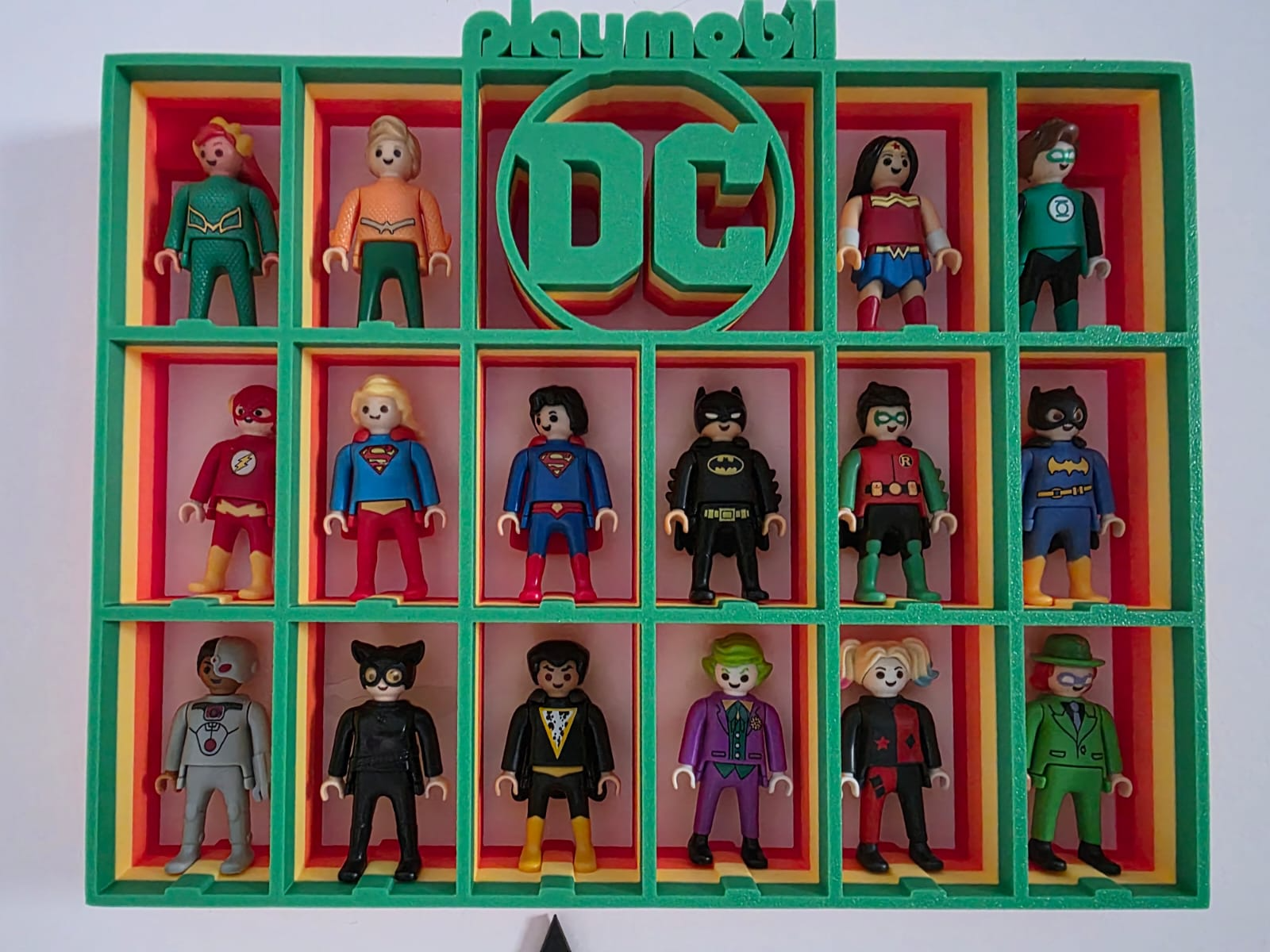 ESPOSITORE KINDER DC