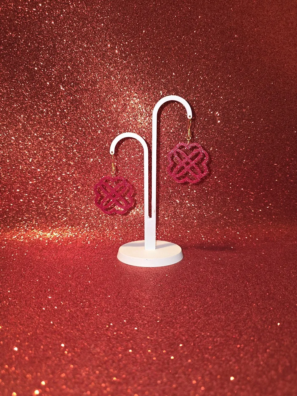 Eternal line heart earrings view 3