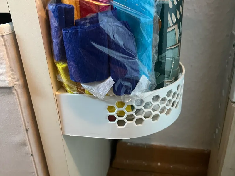 Giftwrap Holder