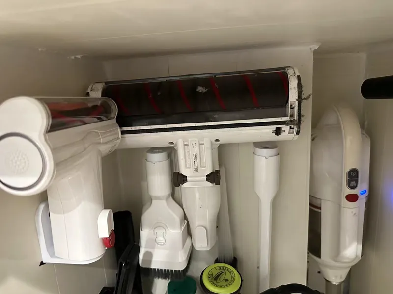 小狗吸尘器壁挂支架以及各种吸头挂架